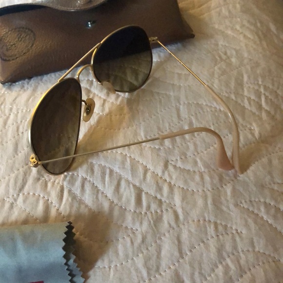 Gold aviator Ray-Ban glasses - Picture 2 of 3